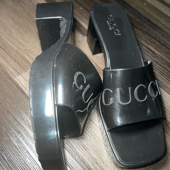 Gucci Rubber heeled sandals 100% Authentic - Picture 4 of 8